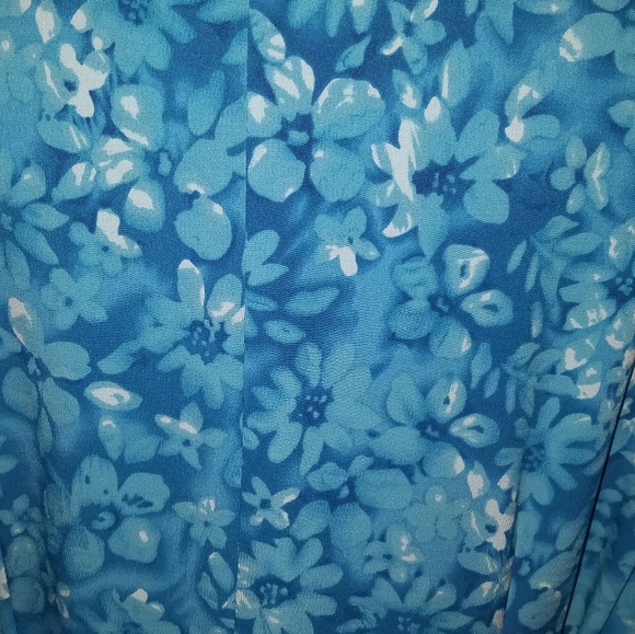 Dress - Picture 4 of 4